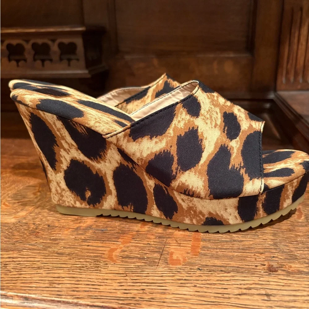 LEOPARD PRINT WEDGES - Picture 4 of 7